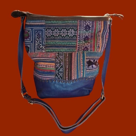 Bohemian Chic Embroidery Crossbody Bag With Adjustable Strap & Zipper Closure - Picture 6 of 10